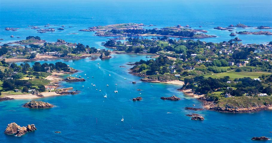 Locquirec - Paimpol, proche du Village Perrosien, camping à Perros-Guirec.