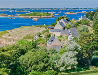 Locquirec - Paimpol, proche du Village Perrosien, camping à Perros-Guirec.