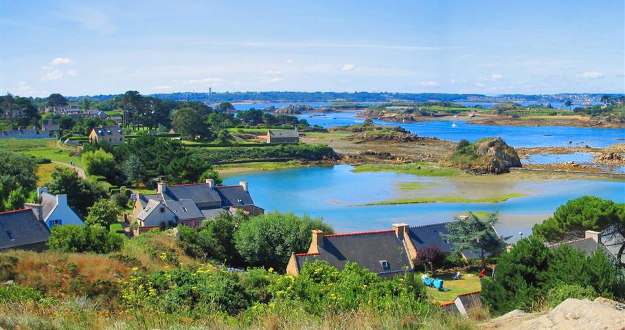 Locquirec - Paimpol, proche du Village Perrosien, camping à Perros-Guirec.