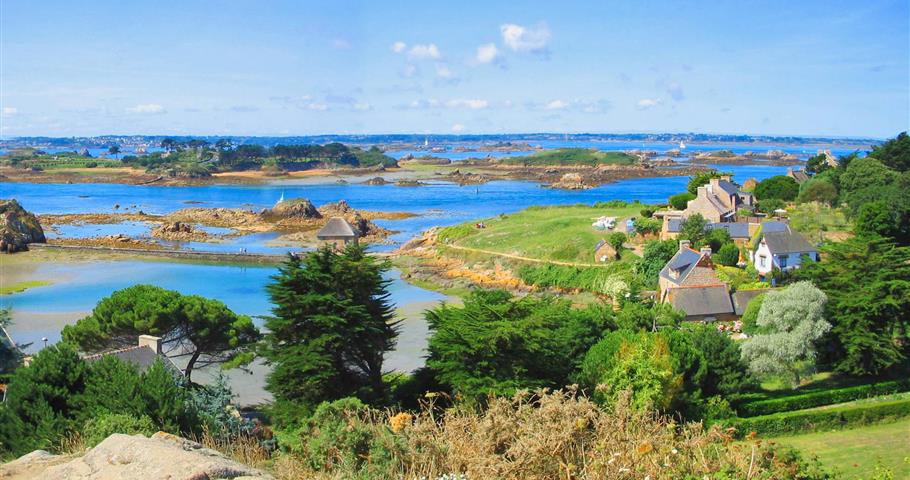 Locquirec - Paimpol, proche du Village Perrosien, camping à Perros-Guirec.