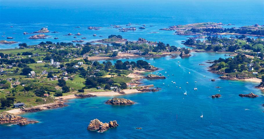 Locquirec - Paimpol, proche du Village Perrosien, camping à Perros-Guirec.