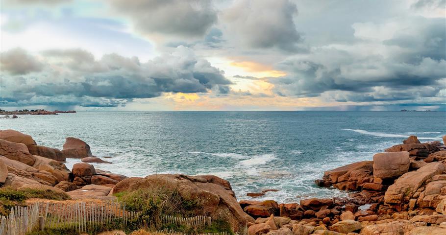 Locquirec - Paimpol, proche du Village Perrosien, camping à Perros-Guirec.