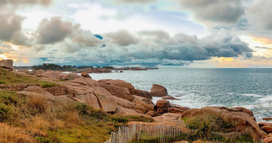 Locquirec - Paimpol, proche du Village Perrosien, camping à Perros-Guirec.