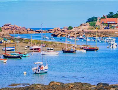 Granit Rose, proche du Village Perrosien, camping à Perros-Guirec.