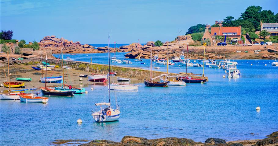Granit Rose, proche du Village Perrosien, camping à Perros-Guirec.