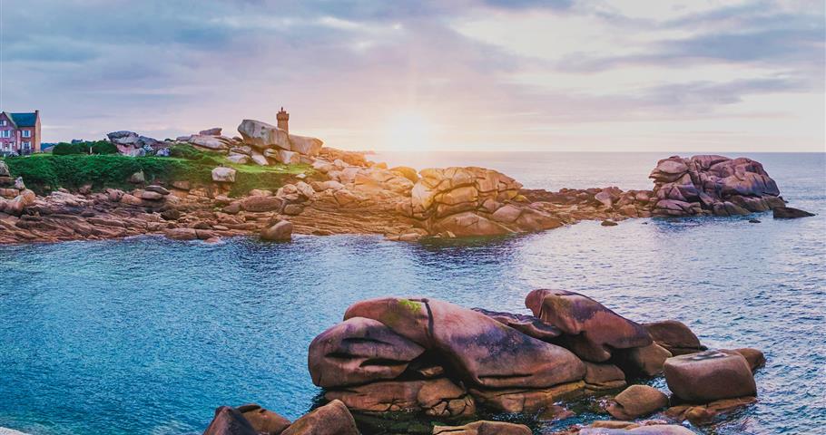 Granit Rose, proche du Village Perrosien, camping à Perros-Guirec.