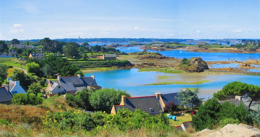 Bréhat, proche du Village Perrosien, camping à Perros-Guirec.