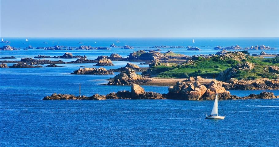 Bréhat, proche du Village Perrosien, camping à Perros-Guirec.