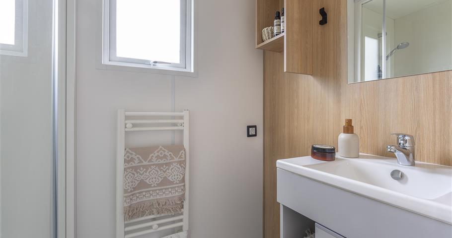 Cabane Perrosienne Premium  3ch 6p à Perros Guirec - salle de bain 2